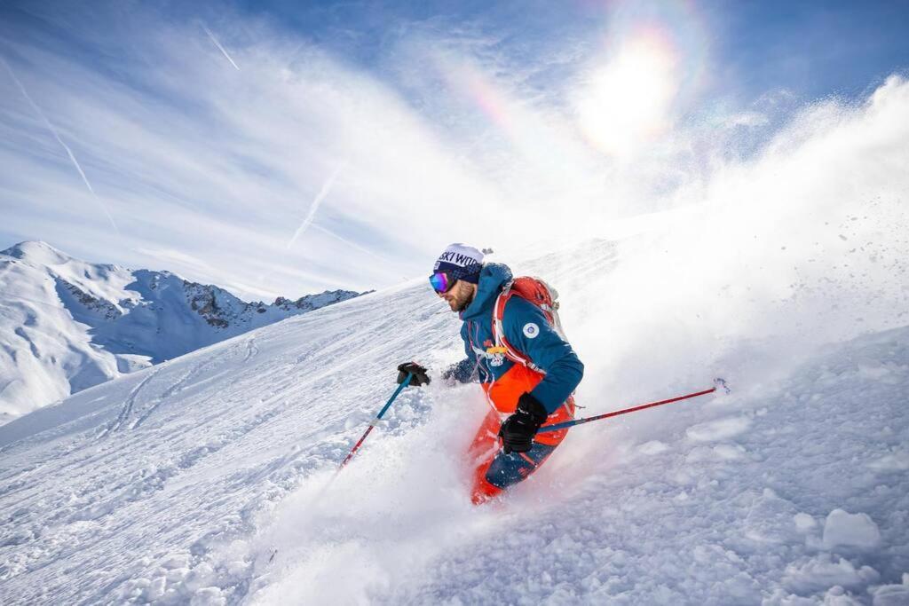 200M Ski Slopes - Chalet Manora - Courchevel La Tania Villa Exterior photo